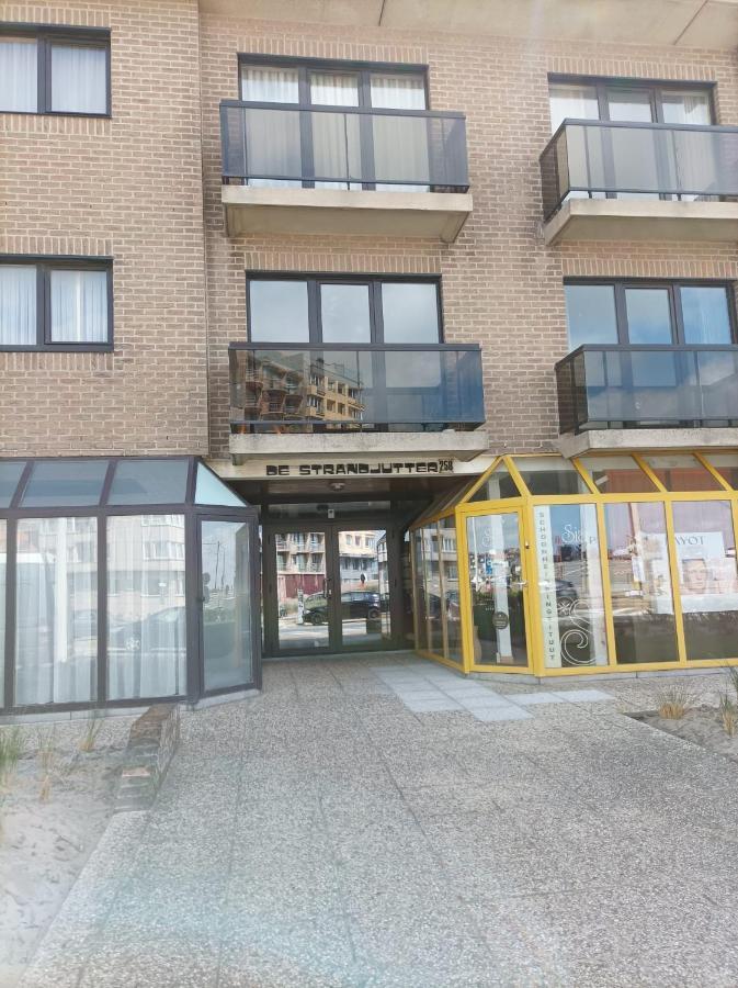Frontaal Zeezicht In Appartement De Strandjutter Oostende Dış mekan fotoğraf