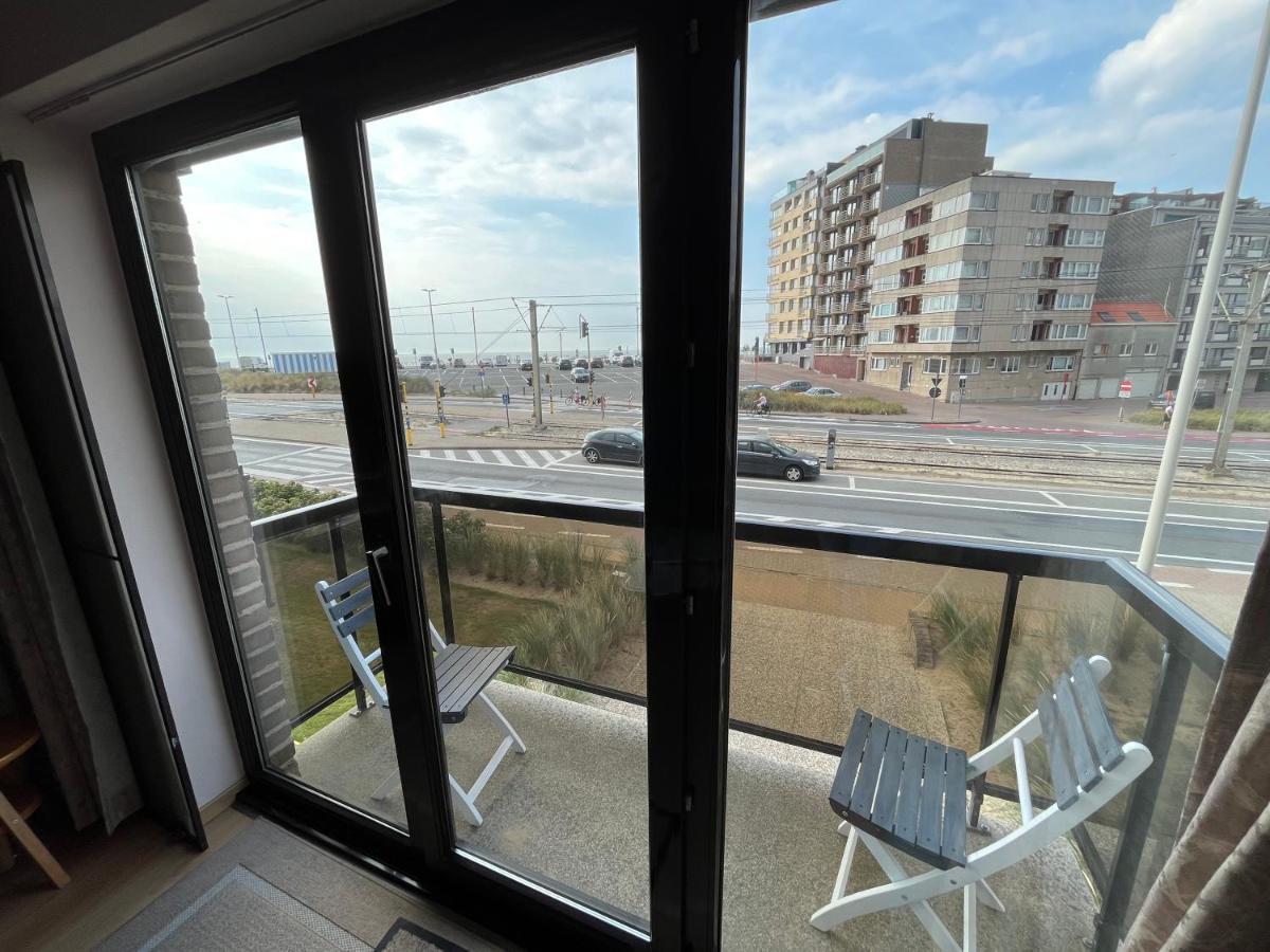 Frontaal Zeezicht In Appartement De Strandjutter Oostende Dış mekan fotoğraf